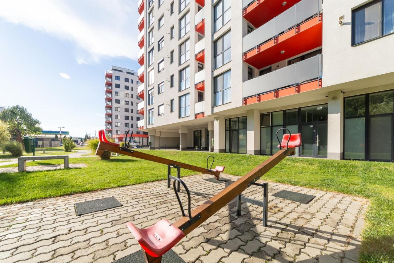 Ari Red Apartment In Complexul Ared Kaufland Arad Buitenkant foto