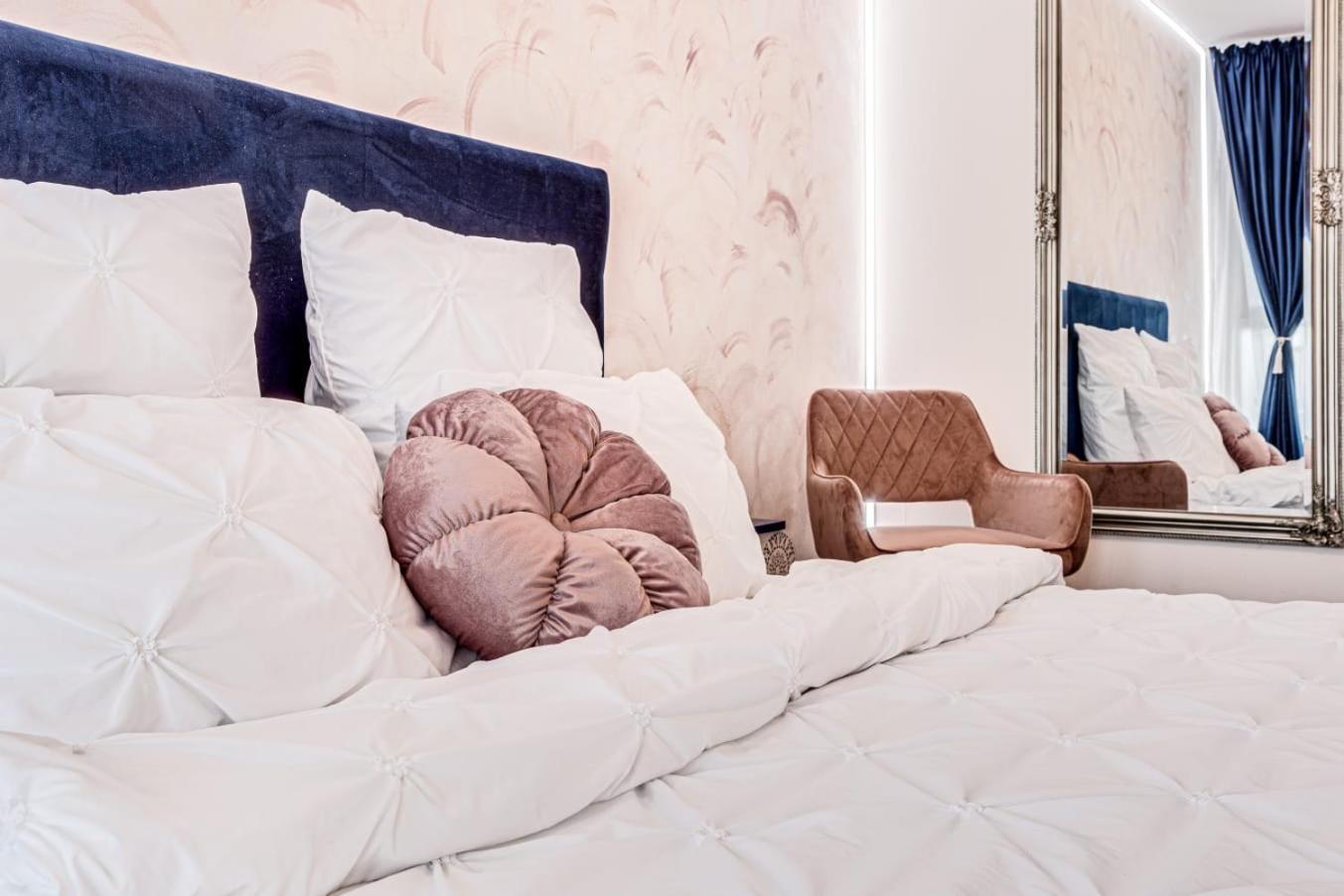 Ari - Ared Luxurious Apartments With Balcony & Free Parking Arad Buitenkant foto